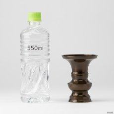 画像6: 仏具 花立 鍋丁色 3.5寸 真鍮製 受け皿付 （生花・常花用 仏壇用 伝統仏具 国産品 高岡鋳物 地花立 花器 花瓶） (6)