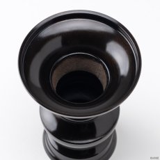 画像3: 【在庫限り】【濃色】仏具 花立 鍋丁色 4.0寸 真鍮製 受け皿付 （生花・常花用 仏壇用 伝統仏具 国産品 高岡鋳物 地花立 花器 花瓶） (3)