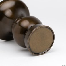 画像2: 仏具 花立 鍋丁色 4.5寸 真鍮製 受け皿付 （生花・常花用 仏壇用 伝統仏具 国産品 高岡鋳物 地花立 花器 花瓶） (2)