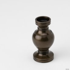 画像2: 華瓶 1.8寸 鍋丁色 一対（2個）浄土真宗本願寺派/お西（仏壇用 しきみ用 伝統仏具 国産品 高岡鋳物 けびょう） (2)