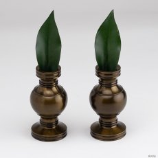 画像1: 華瓶 2.5寸 鍋丁色 一対（2個）浄土真宗本願寺派/お西（仏壇用 しきみ用 伝統仏具 国産品 高岡鋳物 けびょう） (1)