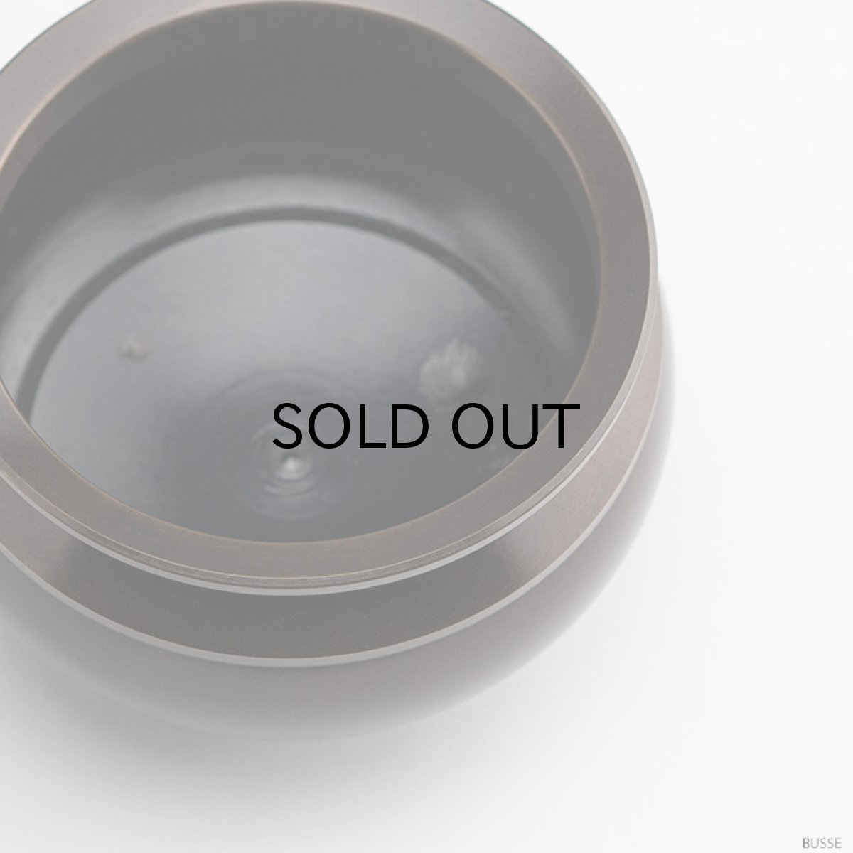 画像3: 仏具 線香立て 鍋丁色 3.5寸 真鍮製 灰付 （香炉 机上香炉 前香炉 仏壇 仏具 伝統仏具 線香 国産品 高岡鋳物 色付） (3)