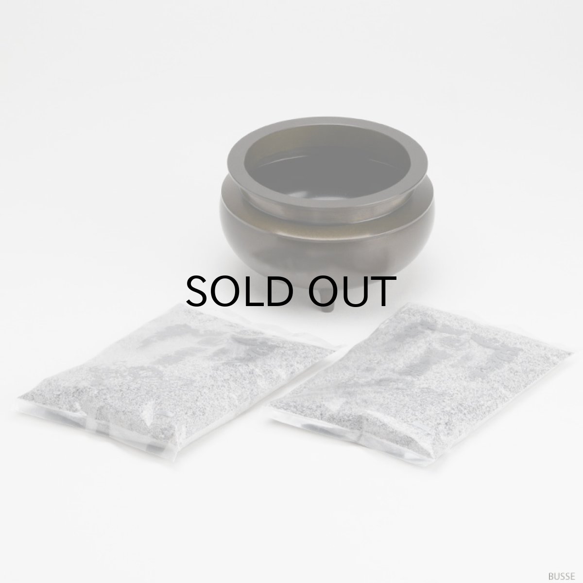 画像5: 仏具 線香立て 鍋丁色 4.0寸 真鍮製 灰付 （香炉 机上香炉 前香炉 仏壇 仏具 伝統仏具 線香 国産品 高岡鋳物 色付） (5)