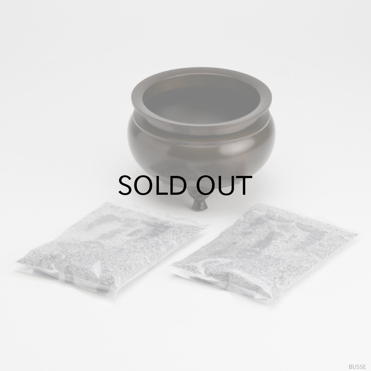 画像5: 仏具 線香立て 鍋丁色 4.5寸 真鍮製 灰付 （香炉 机上香炉 前香炉 仏壇 仏具 伝統仏具 線香 国産品 高岡鋳物 色付） (5)