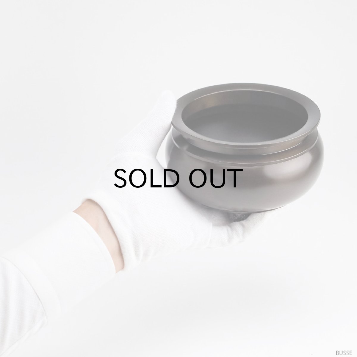 画像8: 仏具 線香立て 鍋丁色 4.5寸 真鍮製 灰付 （香炉 机上香炉 前香炉 仏壇 仏具 伝統仏具 線香 国産品 高岡鋳物 色付） (8)