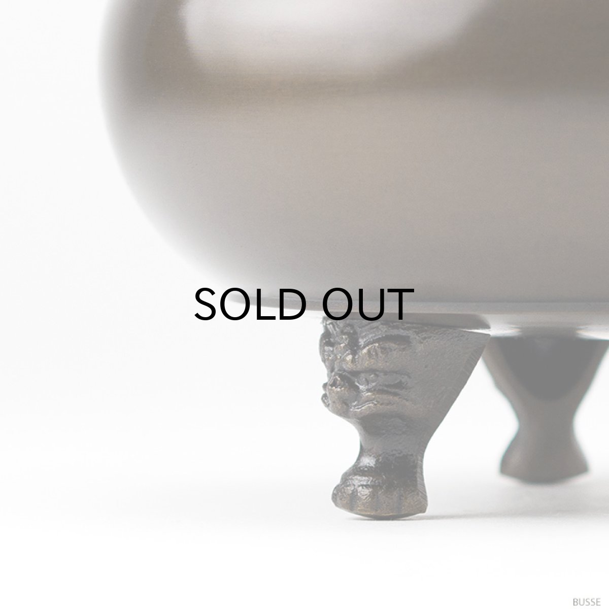 画像4: 仏具 線香立て 鍋丁色 5.0寸 真鍮製 灰付 （香炉 机上香炉 前香炉 仏壇 仏具 伝統仏具 線香 国産品 高岡鋳物 色付） (4)