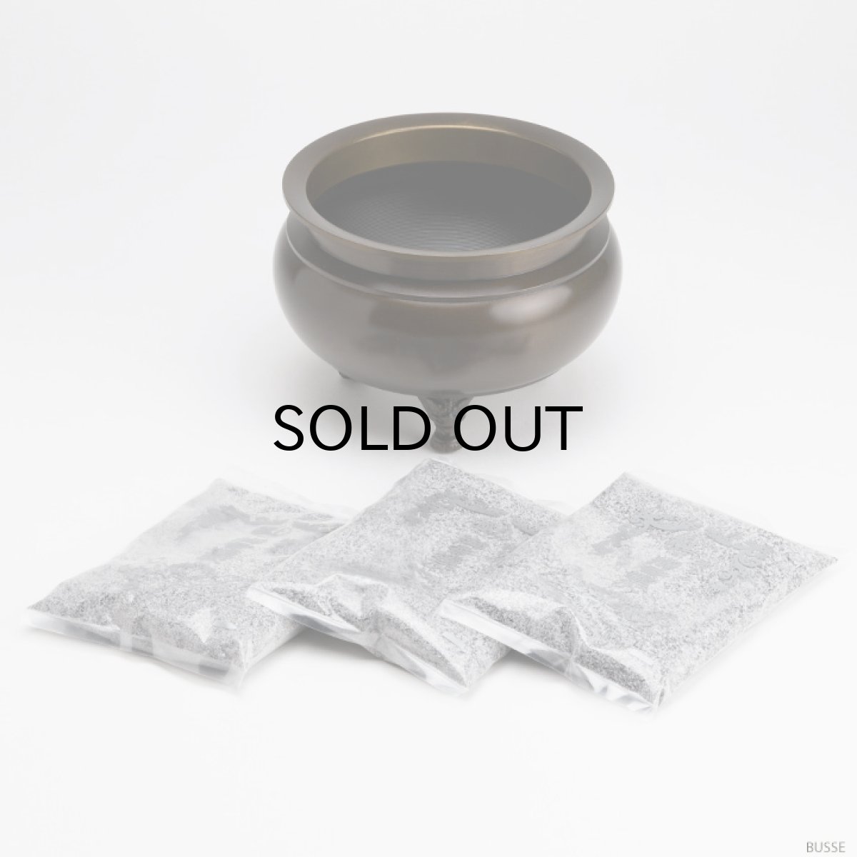 画像5: 仏具 線香立て 鍋丁色 5.0寸 真鍮製 灰付 （香炉 机上香炉 前香炉 仏壇 仏具 伝統仏具 線香 国産品 高岡鋳物 色付） (5)