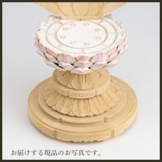 画像17: 仏像 大日如来 座像 柘植製 丸座 2寸 金泥書 さくら色 淡彩色 真言宗 /総柘植 つげ ツゲ ２寸 2.0寸 ２．０寸 二寸 丸台座 丸台 蓮華座 丸光背 円光背 仏壇用 御本尊 ピンク 桜色 (17)