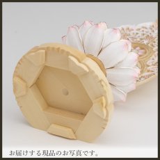 画像18: 仏像 釈迦如来 座像 柘植製/ツゲ 丸座 1.8寸 金泥書 淡彩色 さくら色 曹洞宗・臨済宗・天台宗 /つげ １．８寸 1寸8分 １寸８分 丸台座 丸台 蓮華座 仏壇用 ご本尊 ピンク 桜色 (18)
