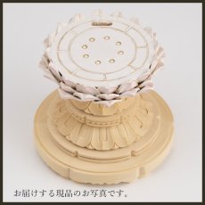 画像17: 仏像 釈迦如来 座像 柘植製/ツゲ 丸座 1.8寸 金泥書 淡彩色 さくら色 曹洞宗・臨済宗・天台宗 /つげ １．８寸 1寸8分 １寸８分 丸台座 丸台 蓮華座 仏壇用 ご本尊 ピンク 桜色 (17)