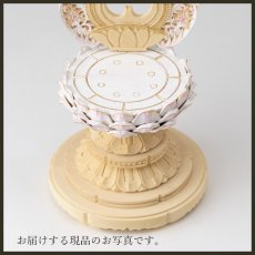 画像18: 仏像 釈迦如来 座像 柘植製/ツゲ 丸座 2寸 金泥書 淡彩色 さくら色 曹洞宗・臨済宗・天台宗 /つげ ２寸 2.0寸 ２．０寸 二寸 丸台座 丸台 蓮華座 仏壇用 ご本尊 ピンク 桜色 (18)