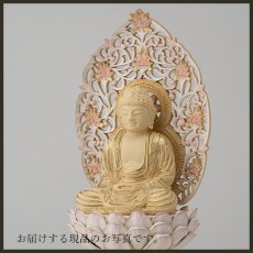 画像15: 仏像 釈迦如来 座像 柘植製/ツゲ 丸座 2寸 金泥書 淡彩色 さくら色 曹洞宗・臨済宗・天台宗 /つげ ２寸 2.0寸 ２．０寸 二寸 丸台座 丸台 蓮華座 仏壇用 ご本尊 ピンク 桜色 (15)