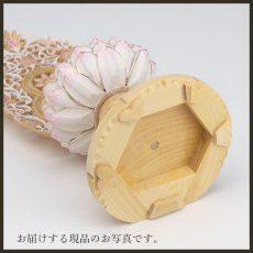 画像18: 仏像 釈迦如来 座像 柘植製/ツゲ 丸座 2寸 金泥書 淡彩色 さくら色 曹洞宗・臨済宗・天台宗 /つげ ２寸 2.0寸 ２．０寸 二寸 丸台座 丸台 蓮華座 仏壇用 ご本尊 ピンク 桜色 (18)