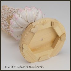 画像18: 仏像 釈迦如来 座像 柘植製/ツゲ 丸座 2寸 金泥書 淡彩色 さくら色 曹洞宗・臨済宗・天台宗 /つげ ２寸 2.0寸 ２．０寸 二寸 丸台座 丸台 蓮華座 仏壇用 ご本尊 ピンク 桜色 (18)