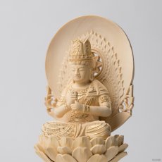 画像3: 【在庫限り】仏像 大日如来 座像 柘植製 丸座 1.8寸 金泥書 真言宗 /総柘植 つげ ツゲ １．８寸 1寸8分 １寸８分 丸台座 丸台 蓮華座 丸光背 円光背 真言宗 仏壇用 御本尊 (3)