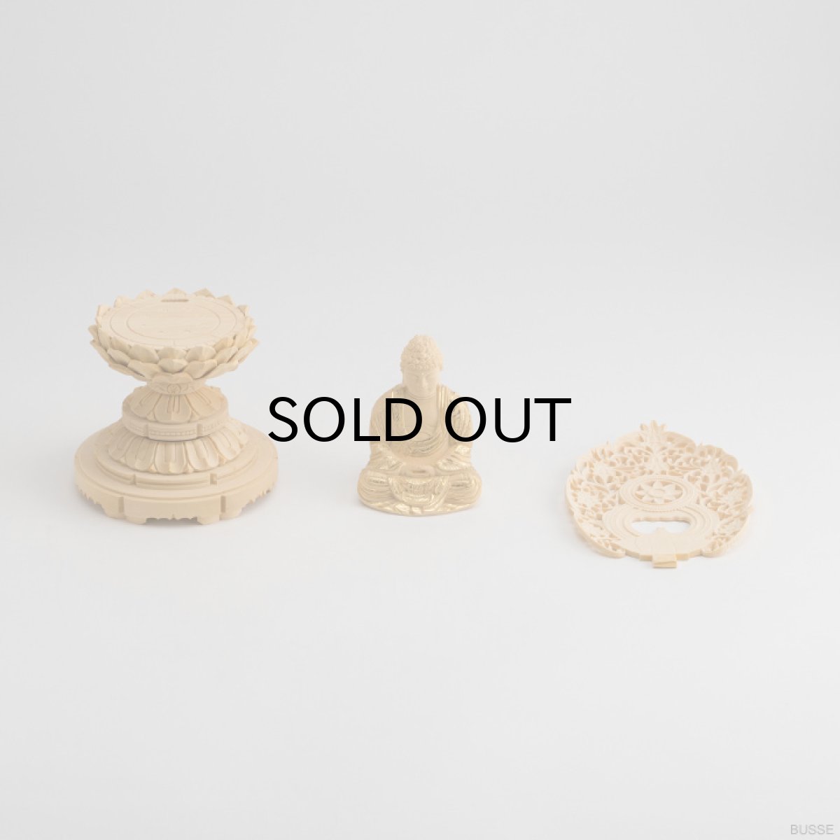 画像10: 仏像 釈迦如来 座像 柘植製/ツゲ 丸座 1.8寸 金泥書 曹洞宗・臨済宗・天台宗 /おしゃか様 つげ １．８寸 1寸8分 １寸８分 丸台座 丸台 蓮華座 仏壇用 ご本尊 (10)