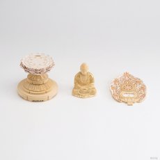 画像10: 仏像 釈迦如来 座像 柘植製/ツゲ 丸座 1.8寸 金泥書 淡彩色 さくら色 曹洞宗・臨済宗・天台宗 /つげ １．８寸 1寸8分 １寸８分 丸台座 丸台 蓮華座 仏壇用 ご本尊 ピンク 桜色 (10)