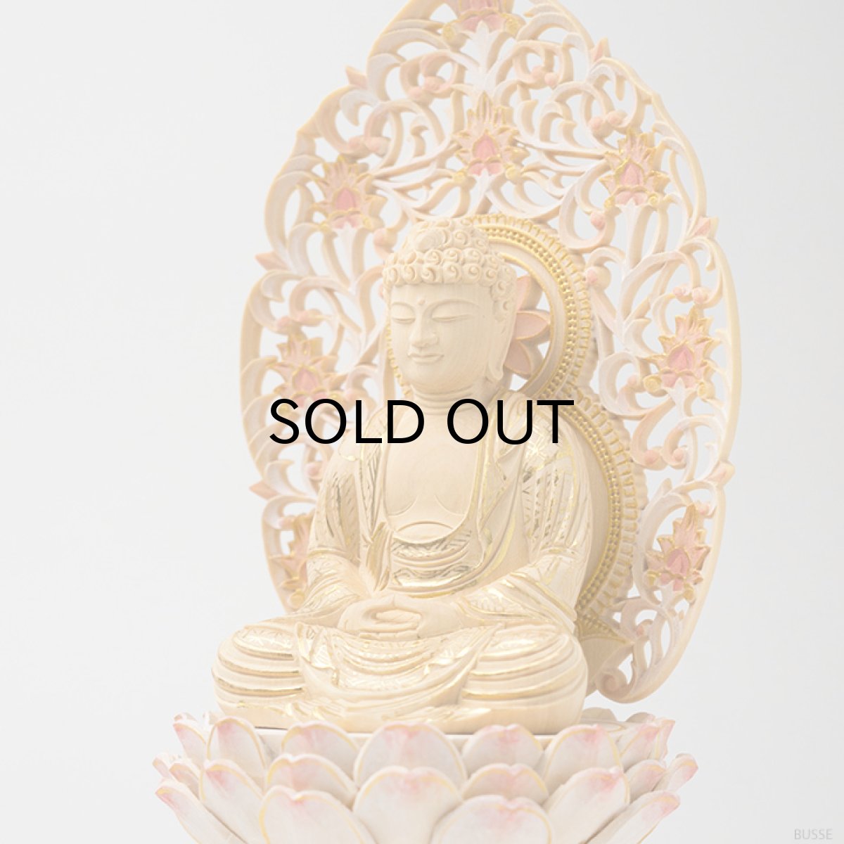 画像3: 仏像 釈迦如来 座像 柘植製/ツゲ 丸座 2寸 金泥書 淡彩色 さくら色 曹洞宗・臨済宗・天台宗 /つげ ２寸 2.0寸 ２．０寸 二寸 丸台座 丸台 蓮華座 仏壇用 ご本尊 ピンク 桜色 (3)