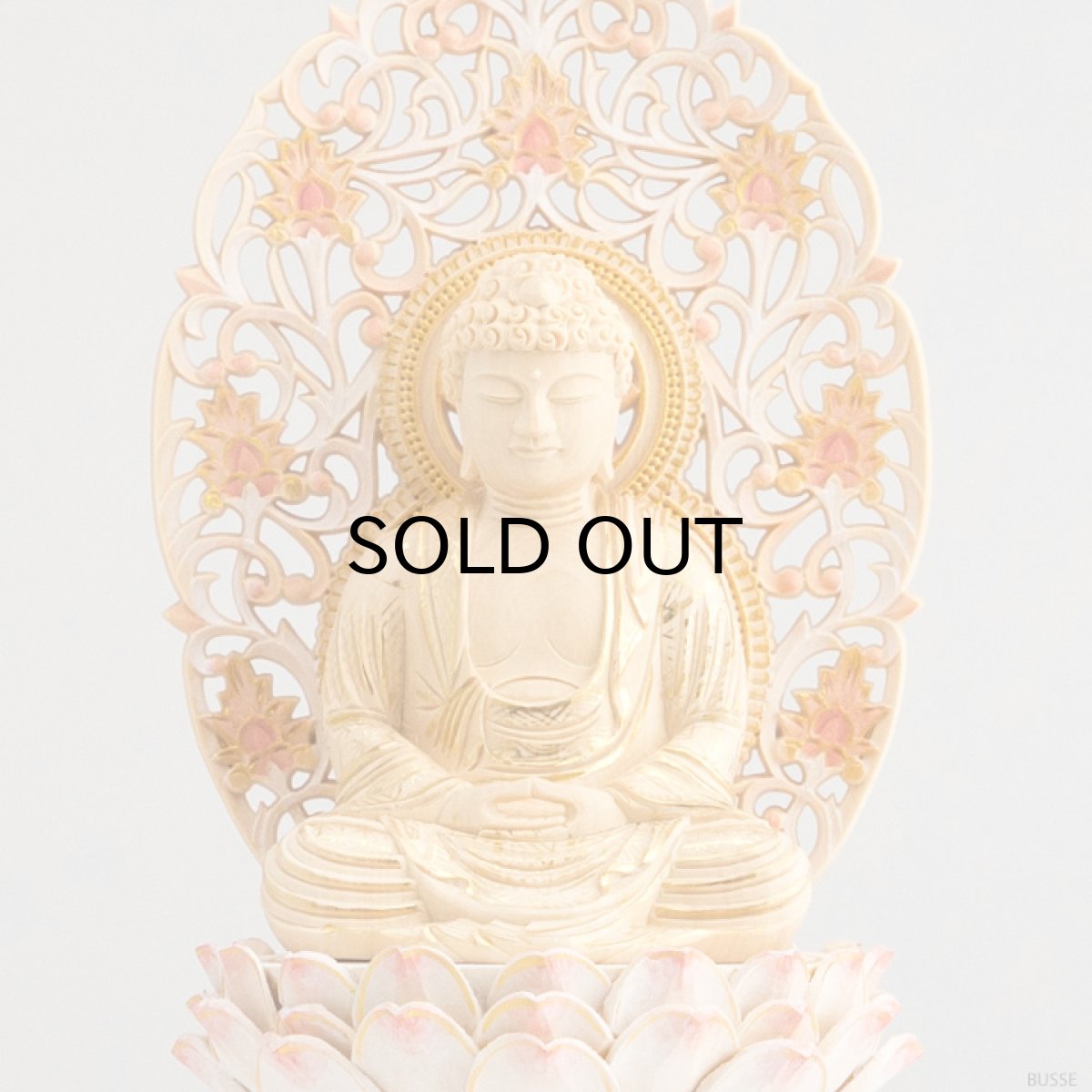 画像4: 仏像 釈迦如来 座像 柘植製/ツゲ 丸座 2寸 金泥書 淡彩色 さくら色 曹洞宗・臨済宗・天台宗 /つげ ２寸 2.0寸 ２．０寸 二寸 丸台座 丸台 蓮華座 仏壇用 ご本尊 ピンク 桜色 (4)